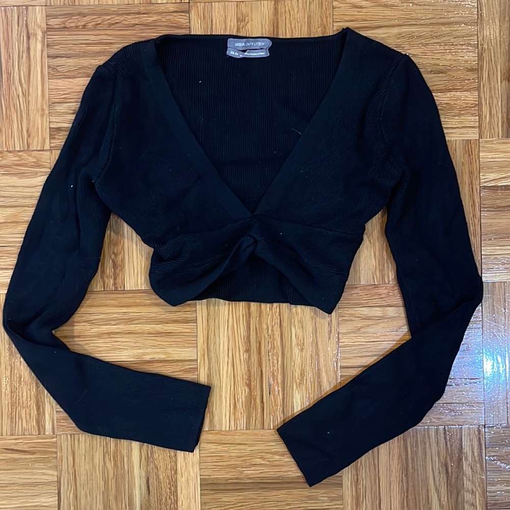 Black cropped sweater